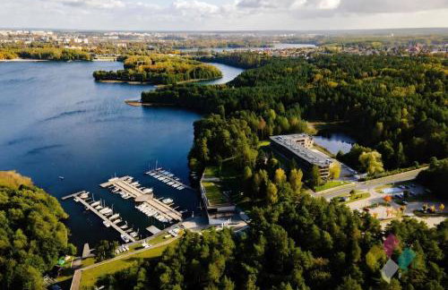 VIDOK Golden Lake Apartments - Photo 2