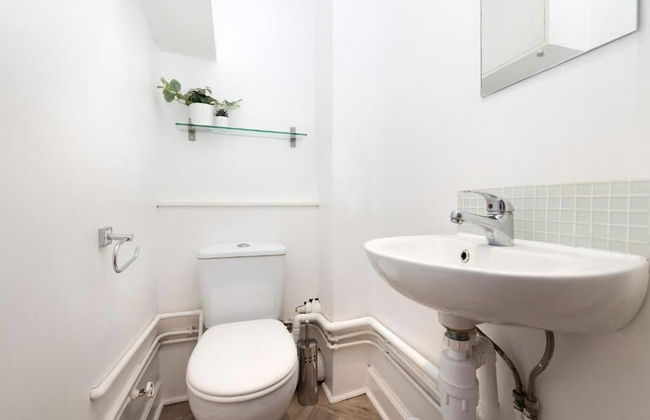 JOIVY Cosy Flat Next to Haymarket - Photo 17