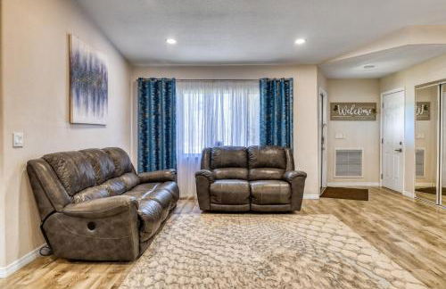 10 sleeps 3bd 2bth house Hot tub free parking - Foto 38