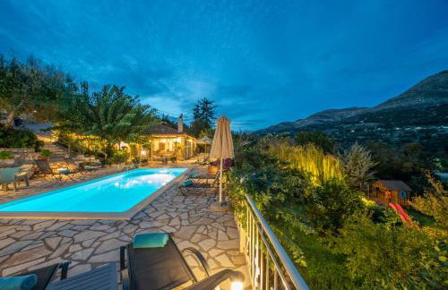 Villa Regina -Hidden Eden with Treehouse & Heated Pool - Foto 48