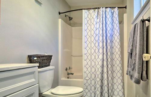 Cottage with Fire Pit and Deck on The Klamath River! - Foto 14