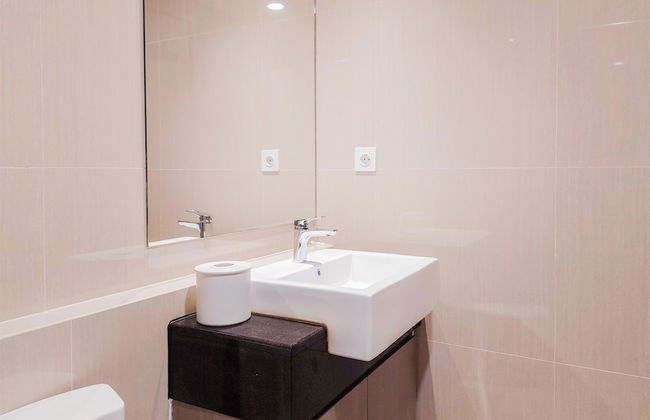 Comfort Living 1Br Without Living Room At Bintaro Embarcadero Apartment - Foto 10