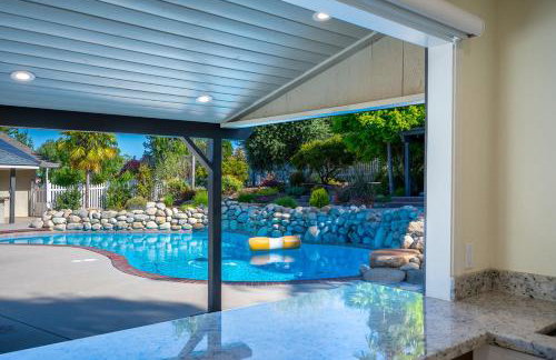 Casteel - 4,500 sq-ft retreat with a pool and hot tub in the middle of wine country! - Foto 44