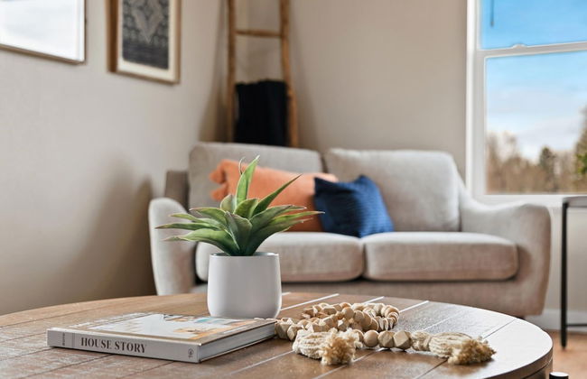 Bright and Stylish Home Great Central Location! - Foto 16