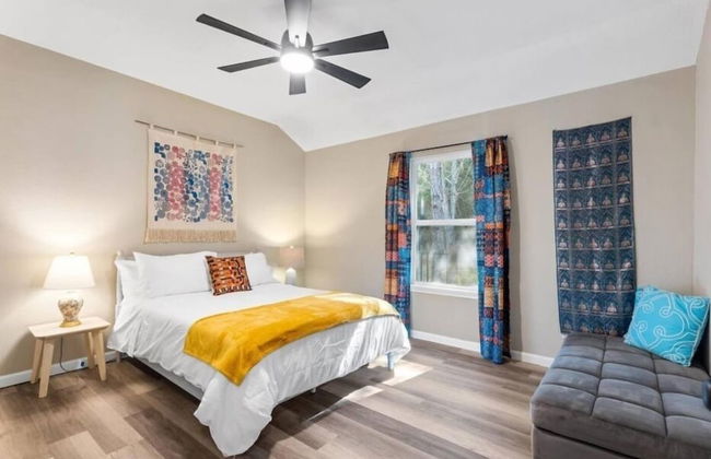 Modern Cabin in Pine Forest Near Austin - Foto 8