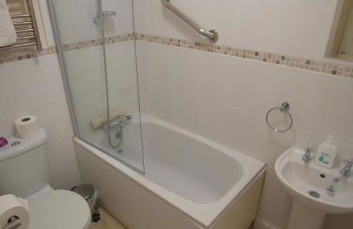 Sea-view Apts Ferry Savings - Photo 10