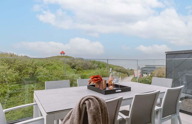 Luxurious Penthouse With Beautiful Seaview - Photo 22