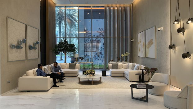 Coin salon dans le hall