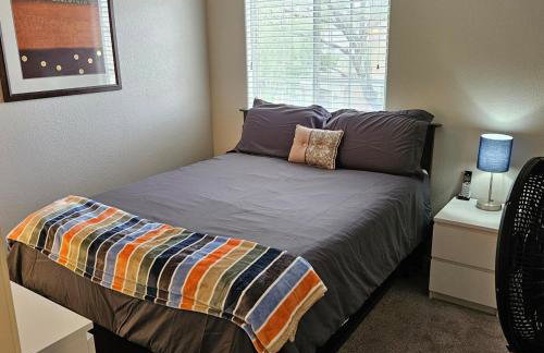 This cute 3 bedroom 2 and half bath is cozy - Photo 41