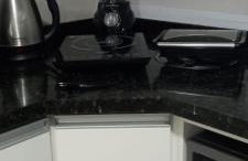 Apartamento na Praia da Enseada, 100 mt praia - Foto 12