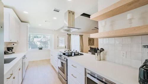 Rena Home Sleeps 8 Yard King Ensuite - Foto 5