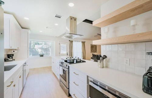 Rena Home Sleeps 8 Yard King Ensuite - Foto 5