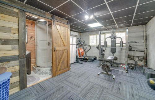 Beckley Studio with Private Hot Tub and Home Gym! - Foto 14