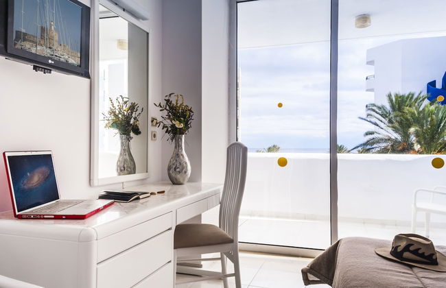 Epsilon Hotel Apartments - Photo 17