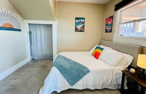 3-Bedroom, Prime Location, Private Backyard! - Foto 28