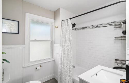 Spacious 4 Bedroom Sleeps 10 with Sauna and Hot Tub - Foto 45