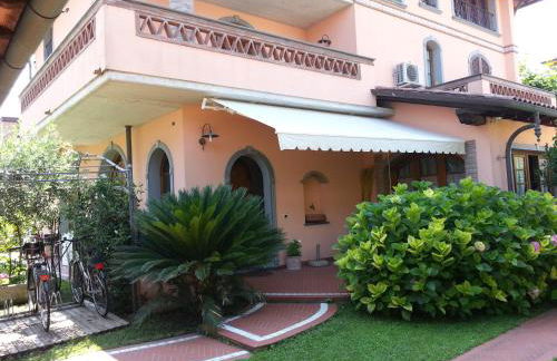 Attico in Villa Fresco vista Mare 2 matr 2 bagni 8 posti letto - Foto 2