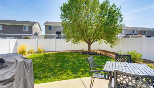 6 Mi to DIA Denver Home with Fenced Yard and Fire Pit - Foto 2