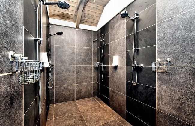 Beautiful Villa with Heated Outdoor Pool, Sauna, Hot Tub in Forest - Foto 40