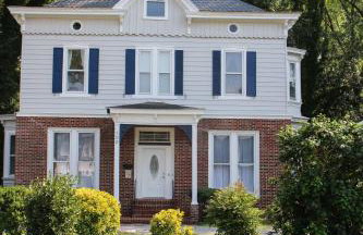 Newly Renovated Historic 6-Bedroom Manor, Where Timeless Elegance Meets Modern Luxury - Foto 1