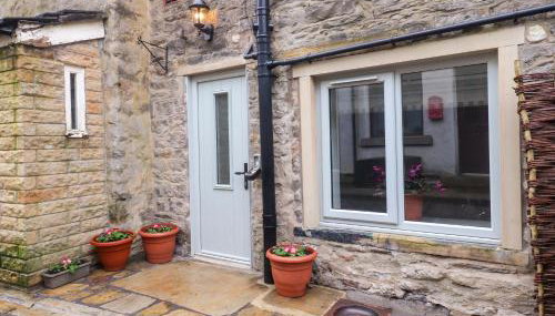 Cobble Cottage - Photo 2