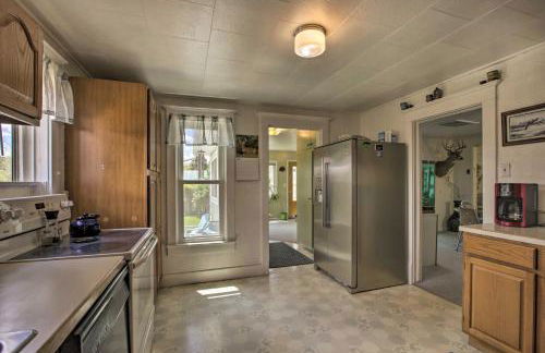 Walkable Ten Sleep House with Patio and Sunroom! - Foto 9