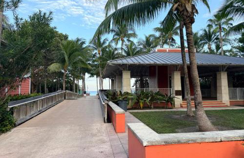 Charming and Lovely 1 Bedroom with Pool short walk from the beach - Foto 3