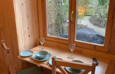 Cosy Cabin, hidden from the main house - Sleeps 2 - EV - Foto 26