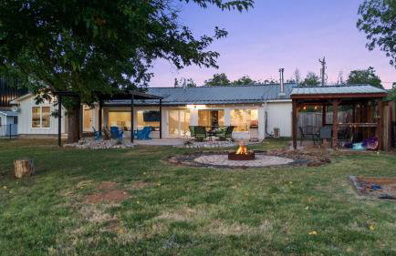 Lakefront Retreat with Sandy Beach! - Foto 25