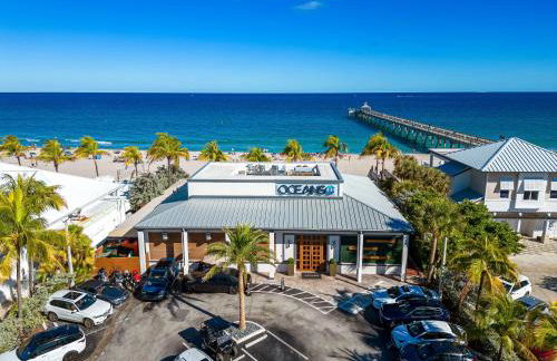 South Florida Spacious Oasis 4BR Retreat with 2 King Beds, Amazing Pool, near Beaches - Photo 16