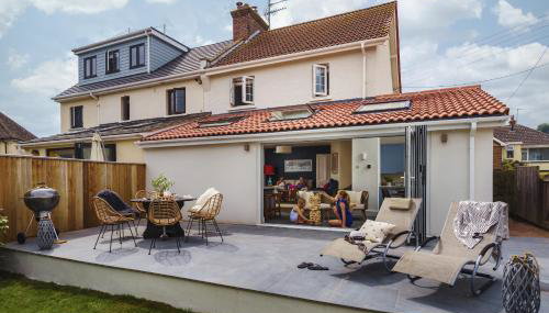 Littlefields - With hot tub, garden, private parking and short walk to beach - Foto 1
