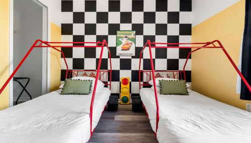 Disney World Cinderella Castle Lazy River Pool & Game Room - Foto 2