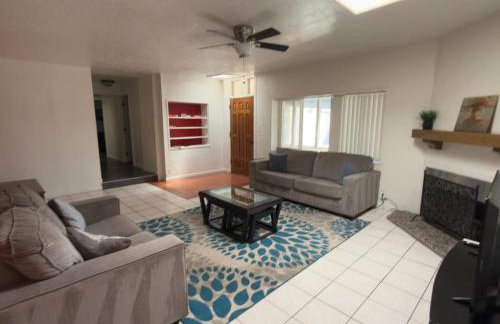 Fantastic 4 Bedroom in a Great Area - Foto 55