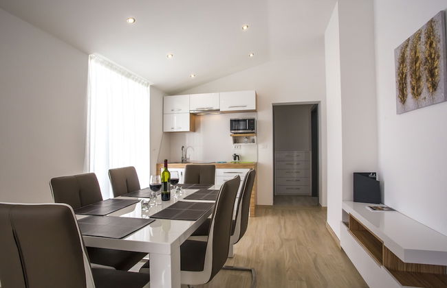 Adrion Aparthotel - Photo 12