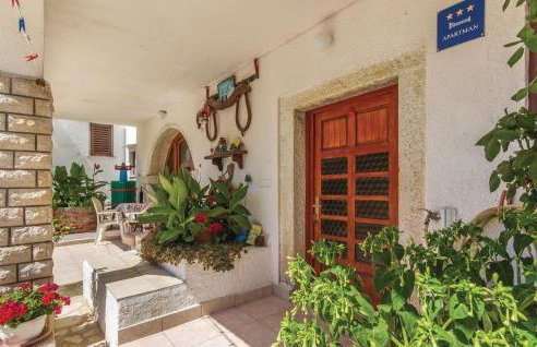 Two-Bedroom Apartment In Porec - Photo 6