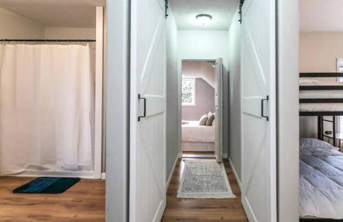 Luxurious 5 BR Home in the Heart of Sylvan Beach - Foto 26