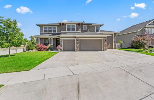 Modern 5BR Retreat with Hot Tub Cold Plunge & Park - Foto 42