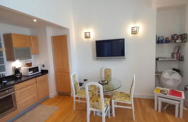 St Martin's View, 17 Easby Hall, 2 Bedroom, 2 bathroom with free private parking - Foto 1