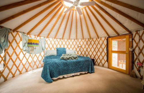 Tranquil Yurt Rental for Two with Soothing Interior on Ranch near San Luis Obispo - Foto 22