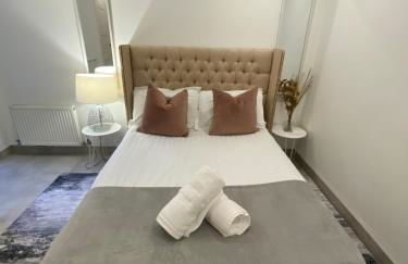 2 bedroom duplex apartment close to UHW & city centre - Foto 15