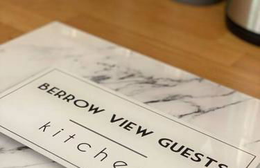 Cosy bungalow with views, walks, garden & parking. - Foto 34