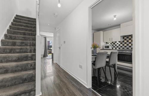 New large townhouse 3 bedrooms 4 beds and parking - Foto 23