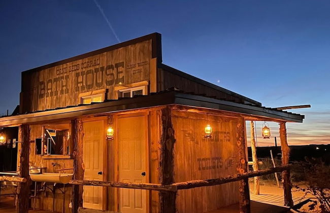 Cozy Glamping Retreat Between Zion & Bryce Canyon - Photo 34