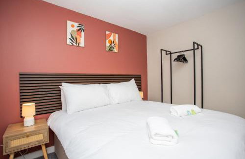 Vacant Nest Cleveland Close Central Parking - Photo 15