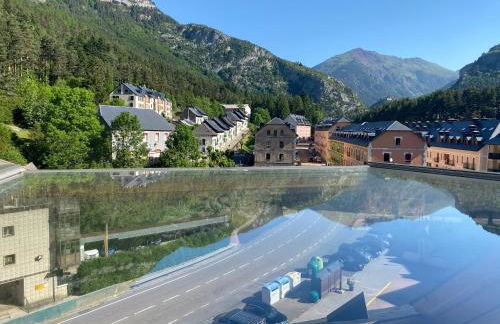 Ático Dúplex reformado con vistas a la montaña - Foto 7