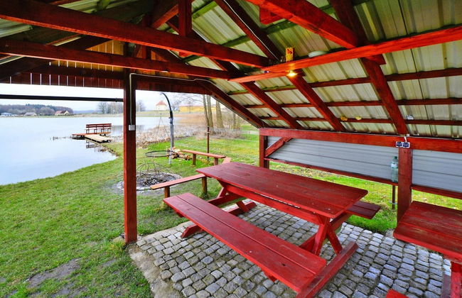 Cottage by Lake Ostrowieckie With Private Beach - Photo 15