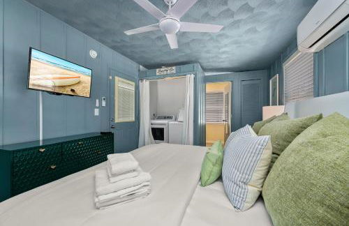 Walk to Beach, Heated Pool, Dog-Friendly, Firepit - Foto 28