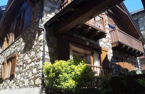 Acogedora casita en el Pallars - Foto 1