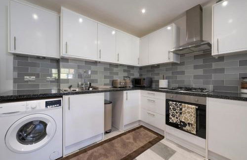 Designer 1BR I Work-From-Home Ready I Fast Wi-Fi - Foto 29