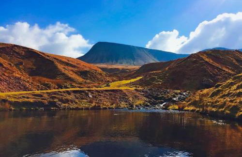 Charming Brecon Beacons Cottage with Parking - Foto 24